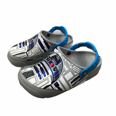 r2d2 crocs