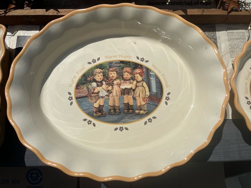 The Danbury Mint “M.I. Hummel” Bakeware Set Of 3 Licensed By Goebel, Switzerland - Picture 2 of 7