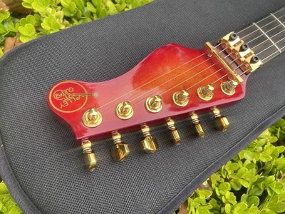 Electric Guitar Valley Arts M Series Steve Lukather Cherry