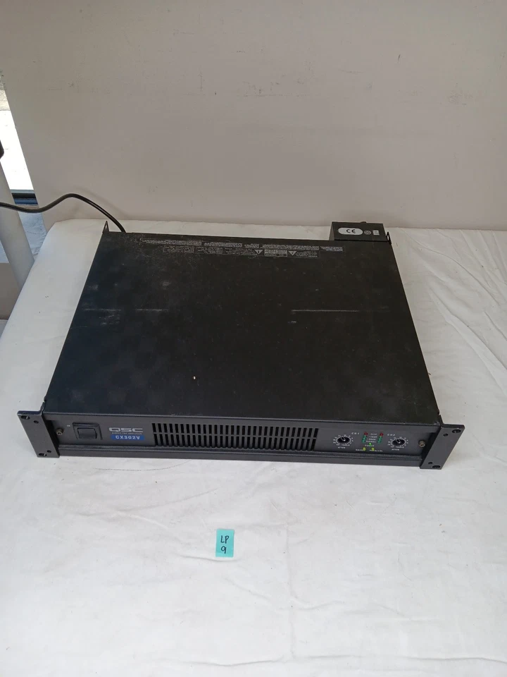 QSC *blankes Gerät* Audio Products CX302V Endstufe 2-Kanal *Beschreibung lesen*