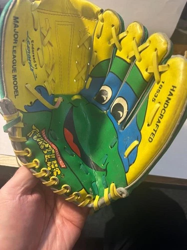 1990 Remco Teenage Mutant Ninja Turtles Leonardo Baseball Glove 18535-VINTAGE