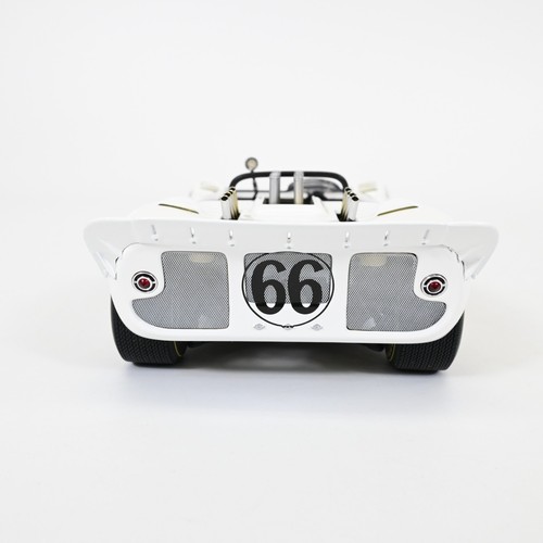 AUTOart Millennium 1/18 Chaparral 2 White #66 Diecast Model Car Collector - Picture 14 of 15