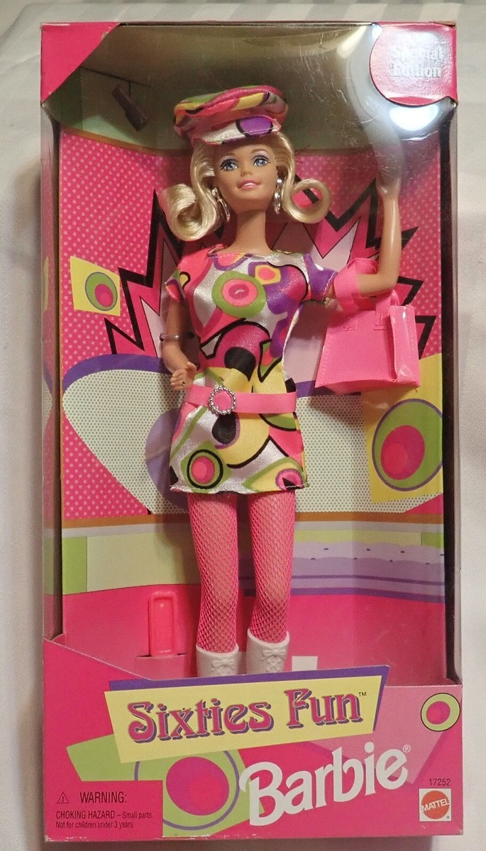 ヴィンテージBarbie Mattel Inc Lot of 6, 1966 Barbies, Radio and Clothes SKU