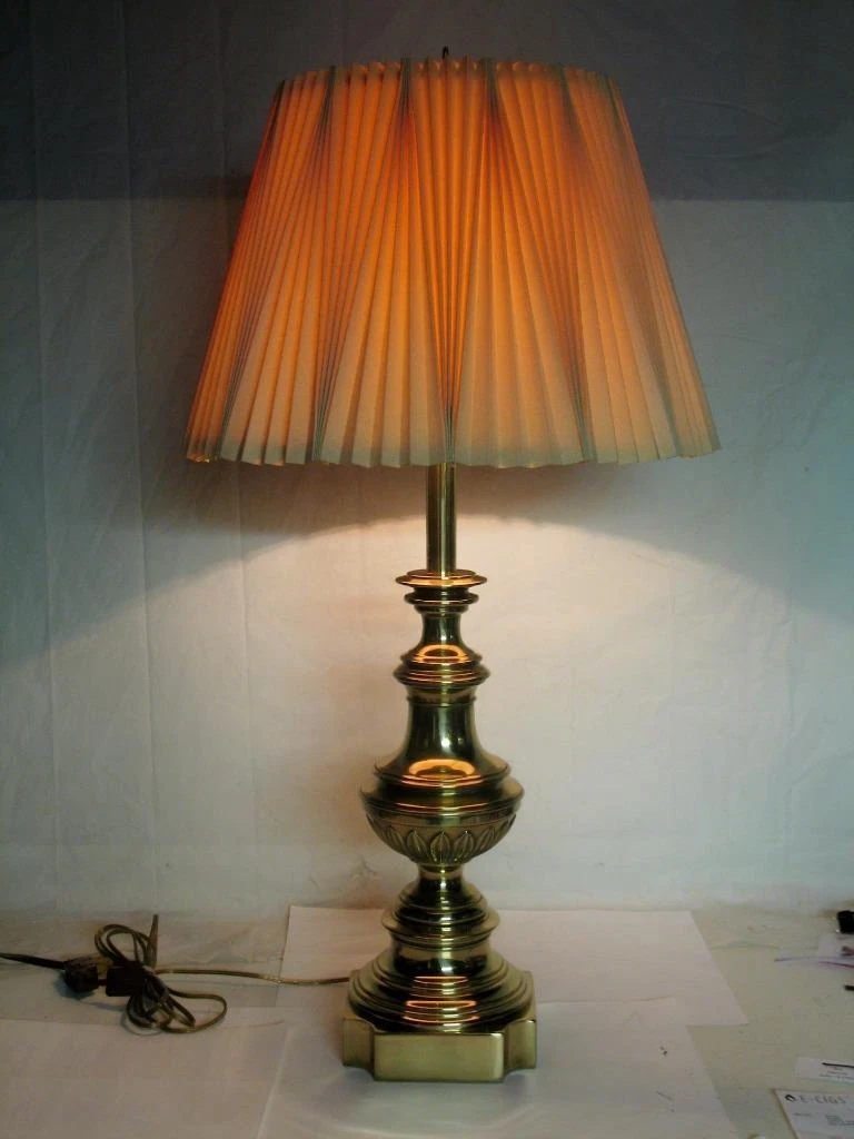 Rembrandt brass lamp deals