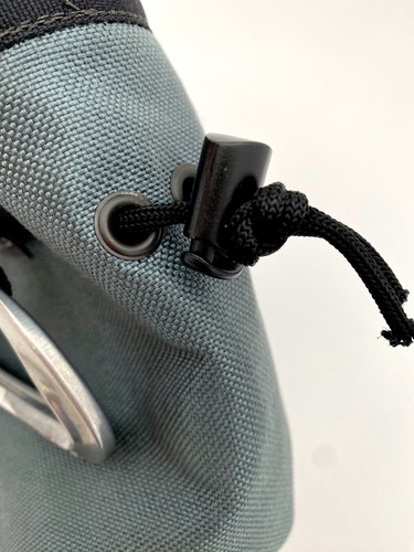 NWOT Grey Black Mountain Climbing Chalk Bag Bungie Closure Stotk Mountain Co. - Picture 5 of 5