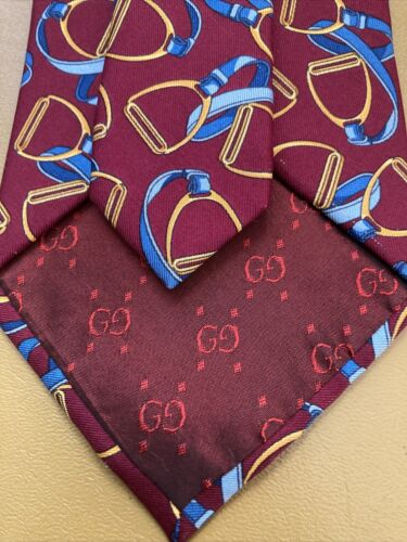GUCCI 100% Silk Classic Necktie ITALY Luxury Geometric Stirrups Burgundy Red - Picture 3 of 7