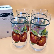 Beautiful Set of 4 Vintage Casuals Glassware Tumblers Apple Design