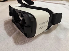 Samsung Gear VR Headset by Oculus – Virtual Reality Glasses for Galaxy Phones