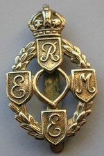 British Army, REME, Royal Electrical & Mechanical Engineers Cap Badge. KC. (O70)