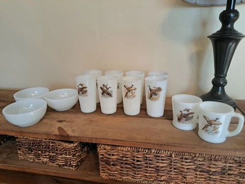 Vtg Anchor Hocking Game Bird Pattern Lot Of 13 Pieces Milk Glass Bowl, Cup, Mug
