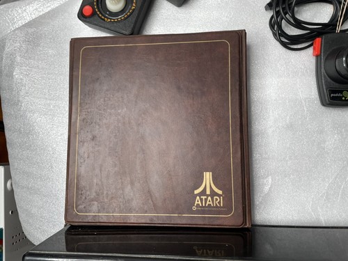 Lotto console videogiochi vintage Atari CX- 2600 con oltre 65 giochi, joystick, ecc - Foto 14 di 24