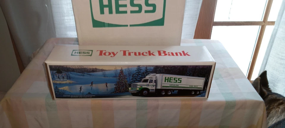 ¡¡Banco de camión de juguete Hess 1987 en caja original!! ESTO ES PARA UN CAMIÓN Foto 2 de 4