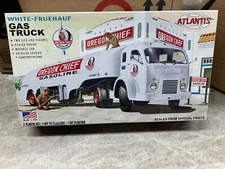 Atlantis 1/48 scale White Gasoline truck with Fruehauf Oregon Chief trailer