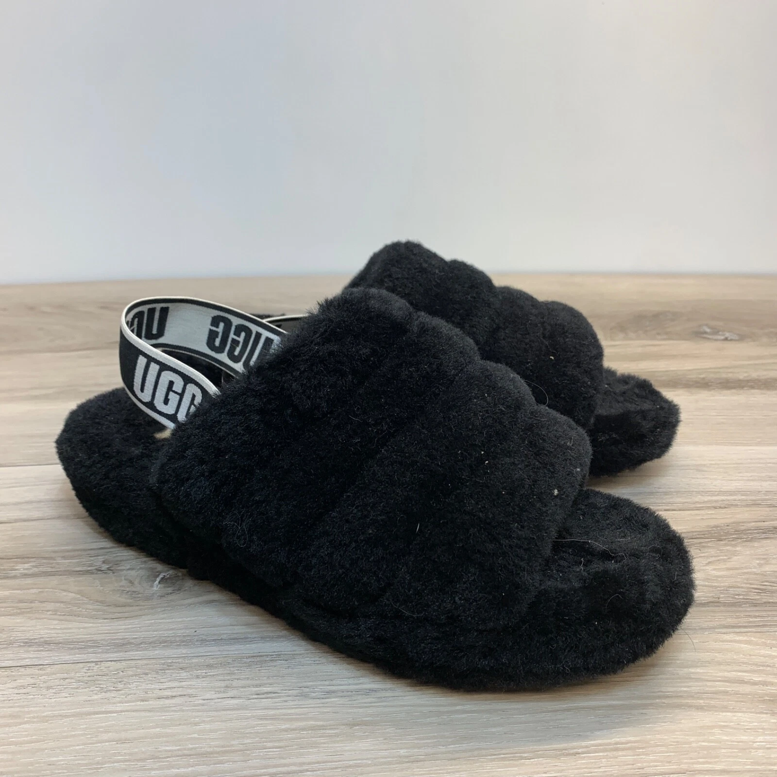 Sandalo da donna UGG Australia Fluff Yeah taglia US 10 nero slingback 1095119