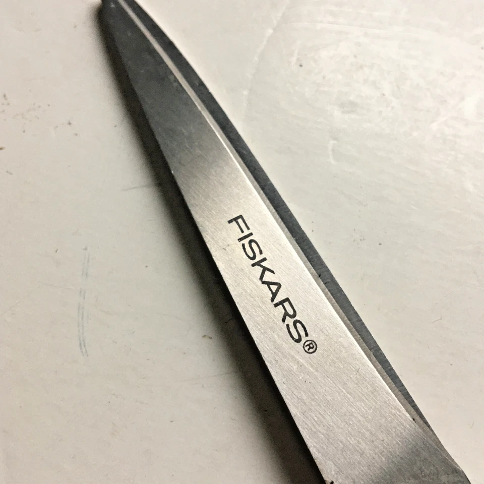 New Premium Fiskars Black Plastic Scissors Shears Blade 3.5"L Overall 8"L - Image 2 of 3