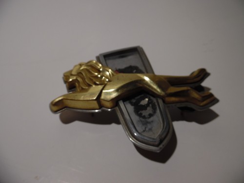 Vintage Chrysler New Yorker Lion Grille Emblem 193883