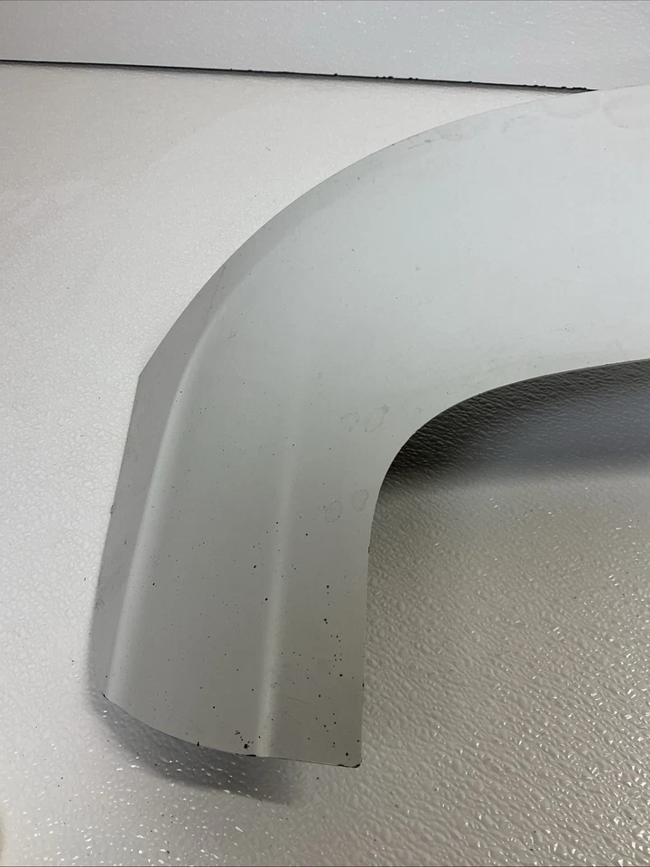 Alerón trasero blanco Ford Focus Hatchback 12-17 Foto 2 de 4