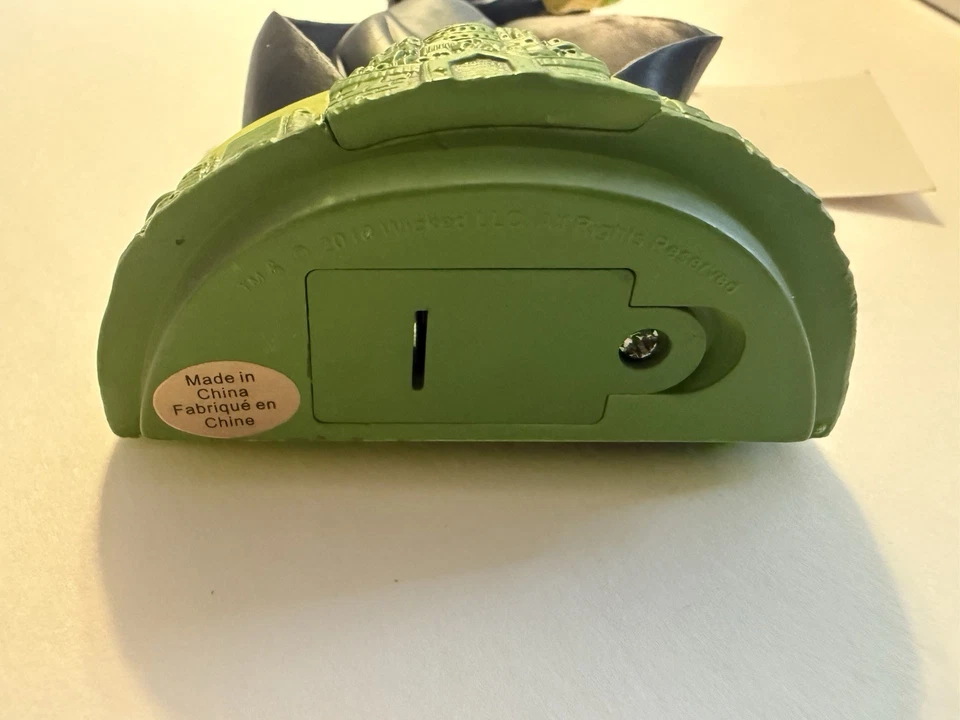 Wicked Carlton Card Christmas ornament plays Defying Gravity Hallmark 2010 - Image 3 of 4