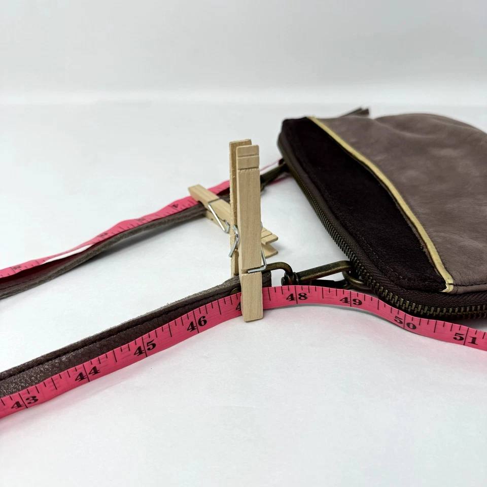 Liebeskind Berlin Crossbody Shoulder Flat Bag Purse Taupe Pouch Leather Suede Foto 4 de 4