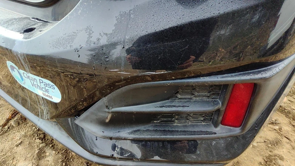 18 HONDA CLARITY Scratched Crystal Black Pearl nh731p Rear Bumper - Imagem 4 de 4