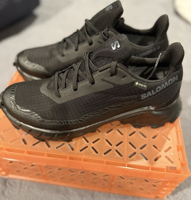 Salomon Black Low Top Lace Up Waterproof Gore-Tex Athletic Sneaker 473075