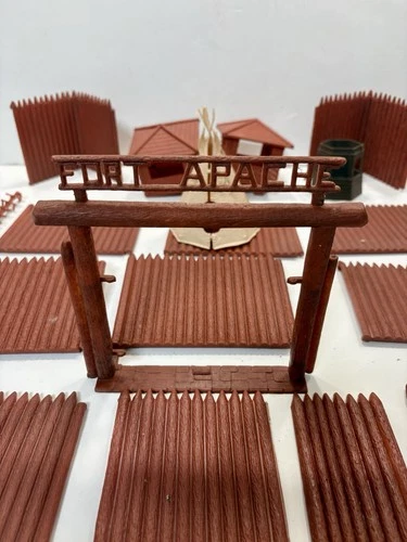 Marx Fort Apache Playset Lot Over 70 Pieces