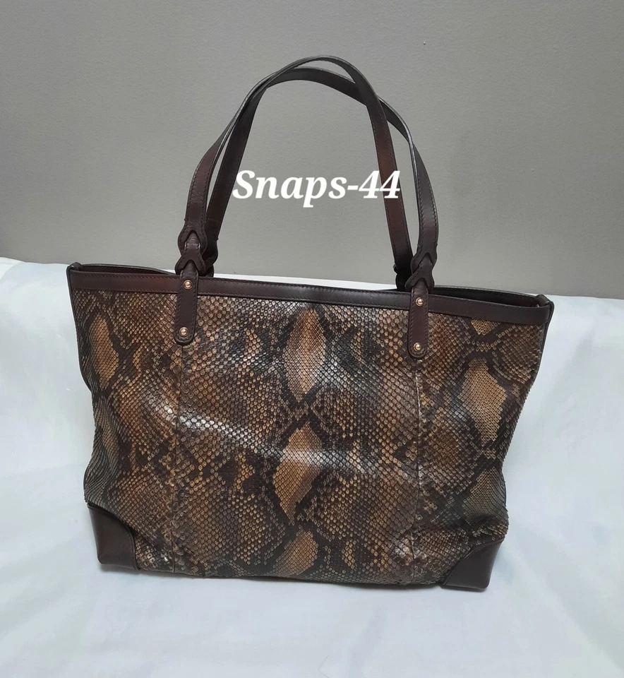 GUCCI PYTHON MEDIUM CRAFT TOTE WITH POUCH GORGEOUS Near Mint  msrp $1890  - Image 3 of 4