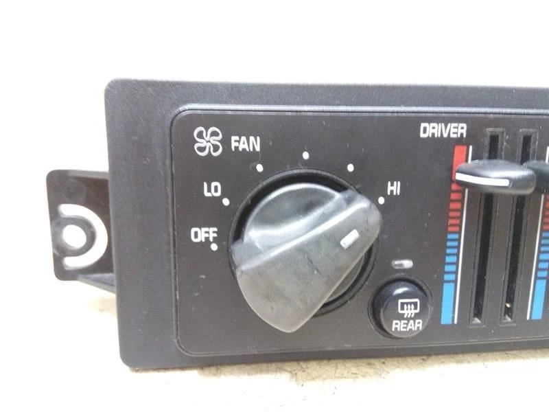 Temperature Climate Control 10308120 Fits 00-05 BUICK CENTURY B236-192633 - Image 2 of 4