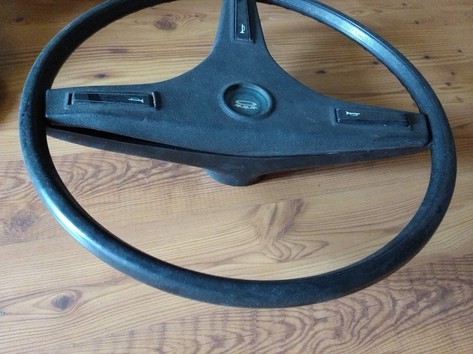 Toyota Corolla 1978-1981 Ke55 Steering Wheel And Horn Button - image 3 of 4