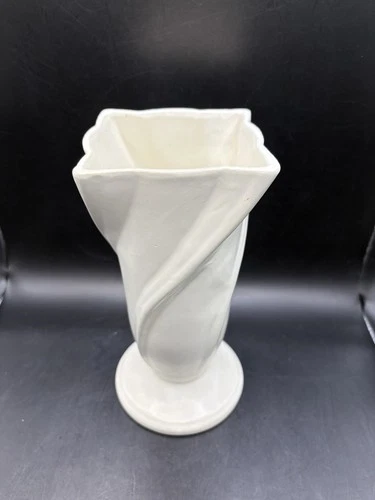 Vintage Hull Matte Ivory Swirl Vase #413 Glaze 8.5"
