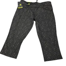 Xersion  Women’s Activewear Performance Fit Capri Size XL Average MSRP: $44