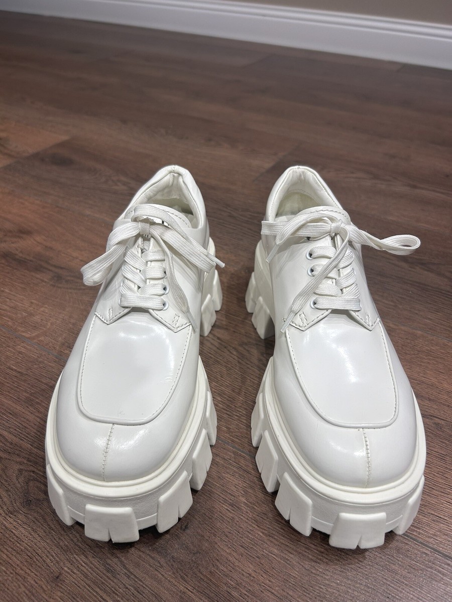 ローファー・オックスフォード PRADA White leather lace-up shoes (1E206DFDX65055 F0009) Prada Triangle Logo White Loafers Size 39.5/ US 9.5 in White