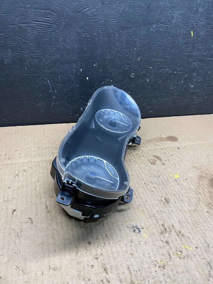 Chrysler Pacifica 2017 velocímetro calibre de racimo OEM M7959 DG Foto 2 de 4