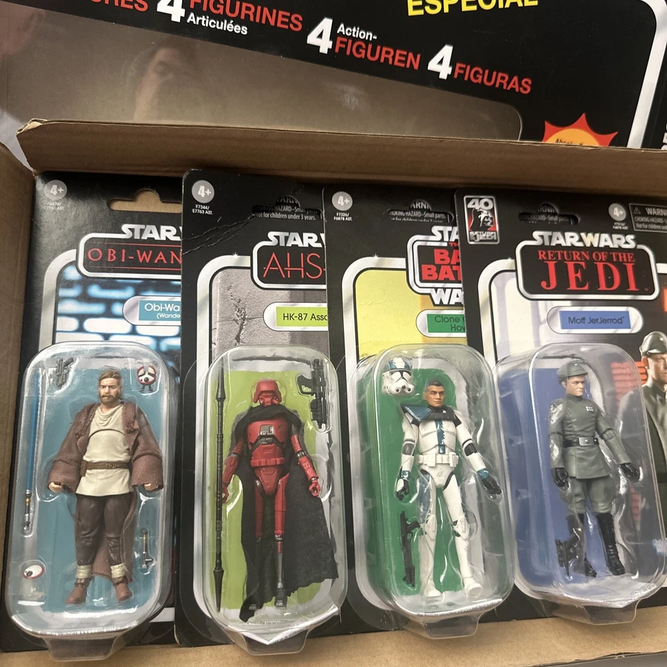 Lote de 4 figuras de acción de Star Wars The Clone Wars Obi Wan HK-87 Capitán Howzer Foto 2 de 4