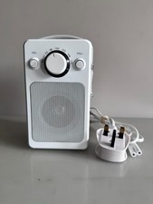 Portable Radio TA-871G FM USB SD Radio White.