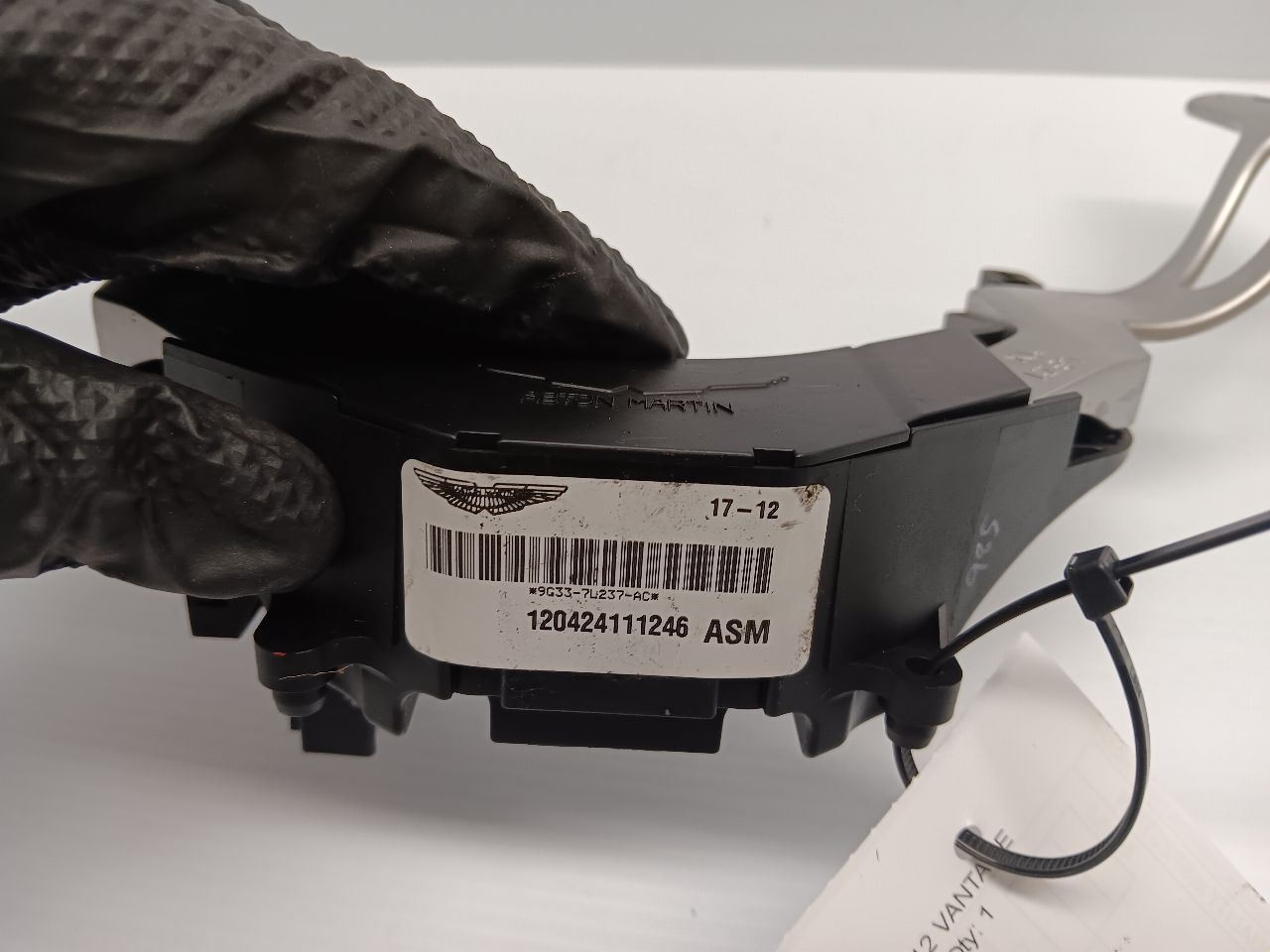2012 ASTON MARTIN VANTAGE STEERING WHEEL PADDLE SHIFTER SET 9G33-7L237-AB OEM