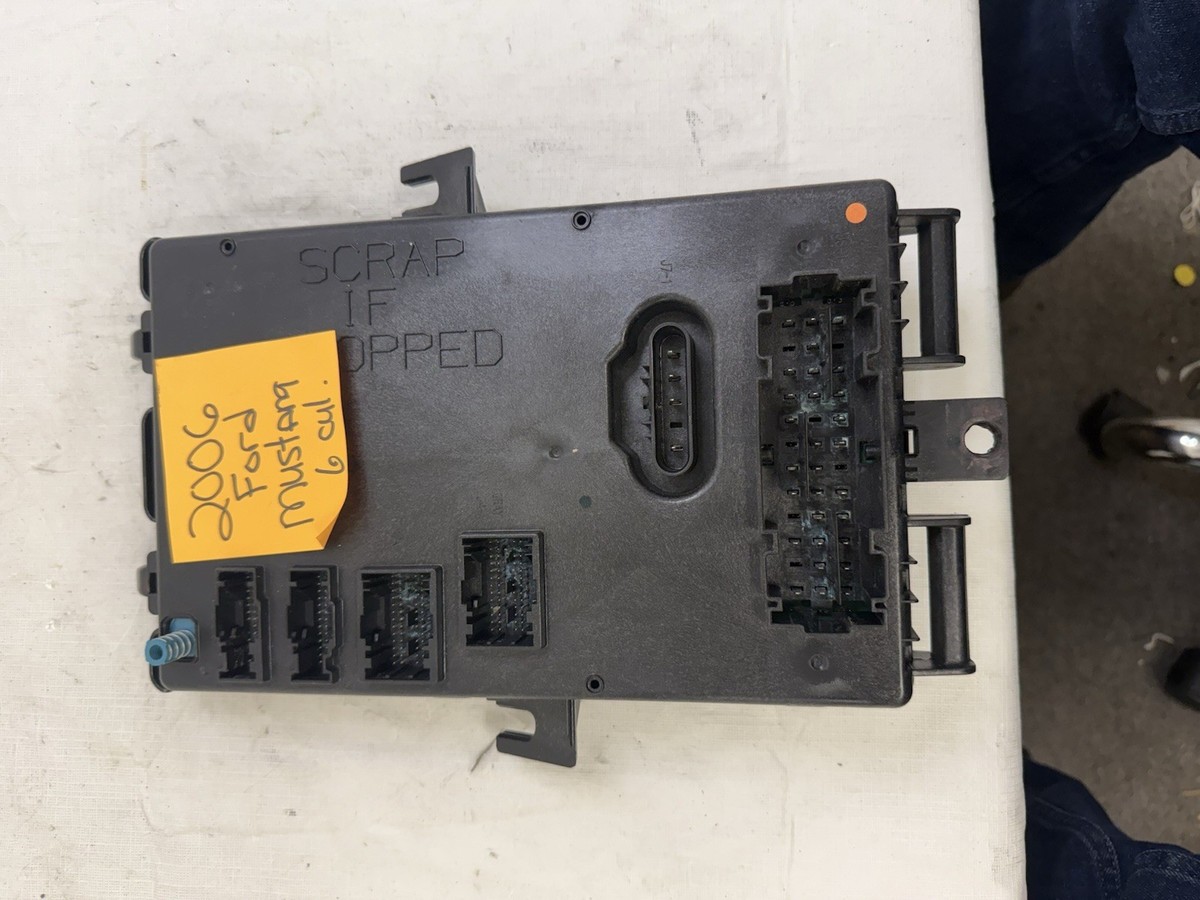 05 - 06 Ford Mustang Smart Junction Box BCM Body Control