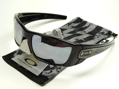 Oakley Fuel Cell Stephen Murray Sonnenbrille Monster Dog Pup Stay Strong Tribal