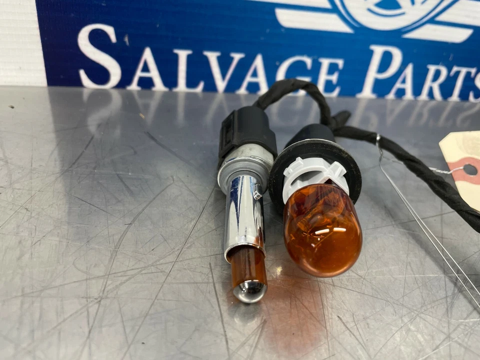 BMW 650i 2006 - señal de giro - clip para arnés de cables - bombillas - coleta - conductor izquierdo Foto 4 de 4