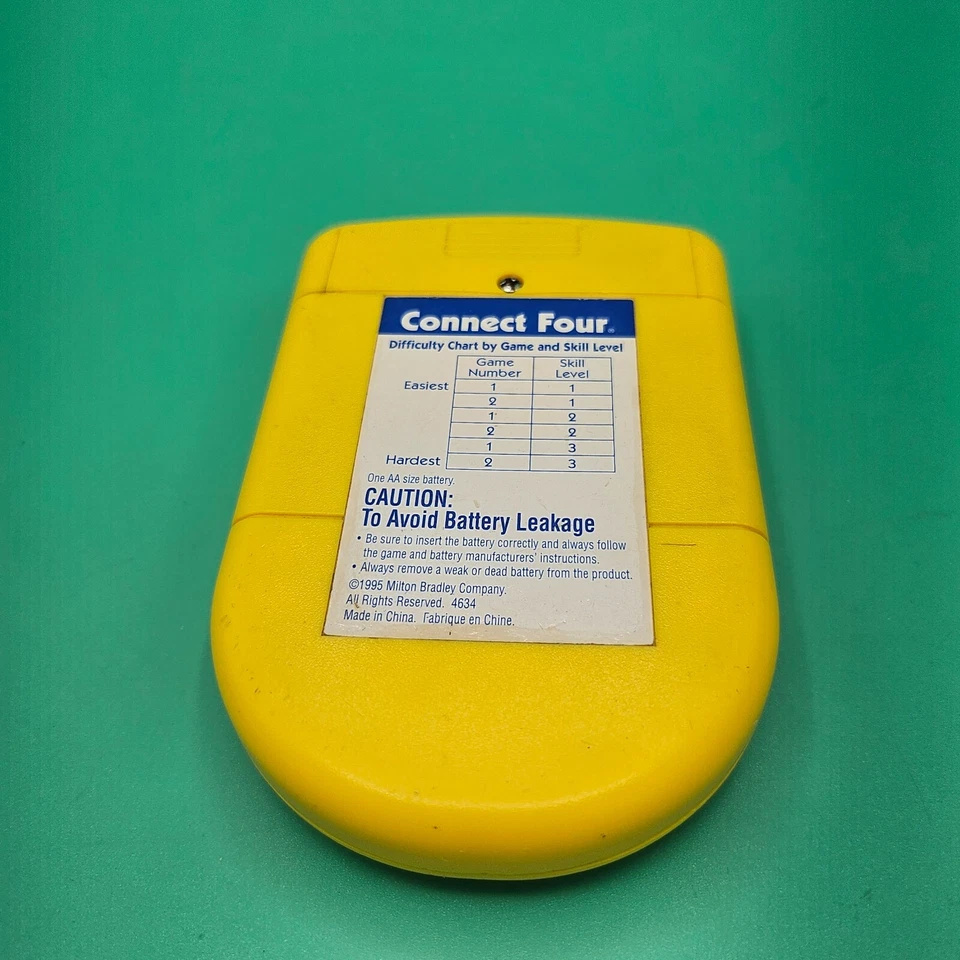 90's Vintage Milton Bradley 1995 Connect Four Electronic Hand Held Game TESTED - Image 3 of 4
