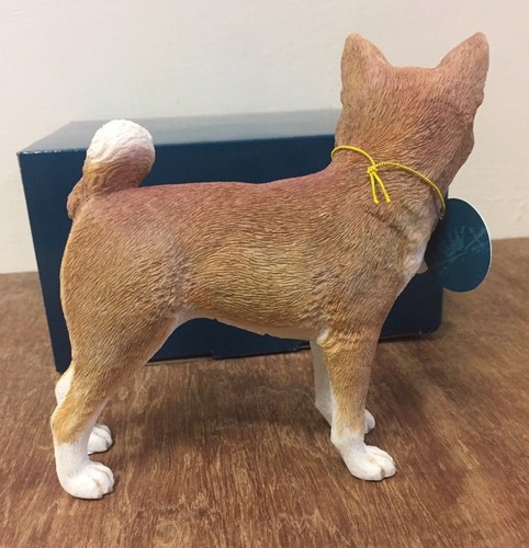 Japanese Akita Dog Statue by Leonardo Akita Dog Ornament Figurine BNIB - Picture 9 of 10