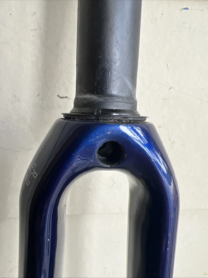SPECIALIZED FACT CARBON FACTROAD FORK - BLUE - Image 3 of 4