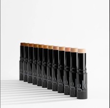 HD Mineral Foundation Stick-4-in-1 cream foundation stick with a natural finish.