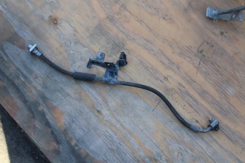 2015 2016 2017 2018 CADILLAC ESCALADE ESV LEFT DRIVER FRONT BRAKE LINE - Image 2 of 4