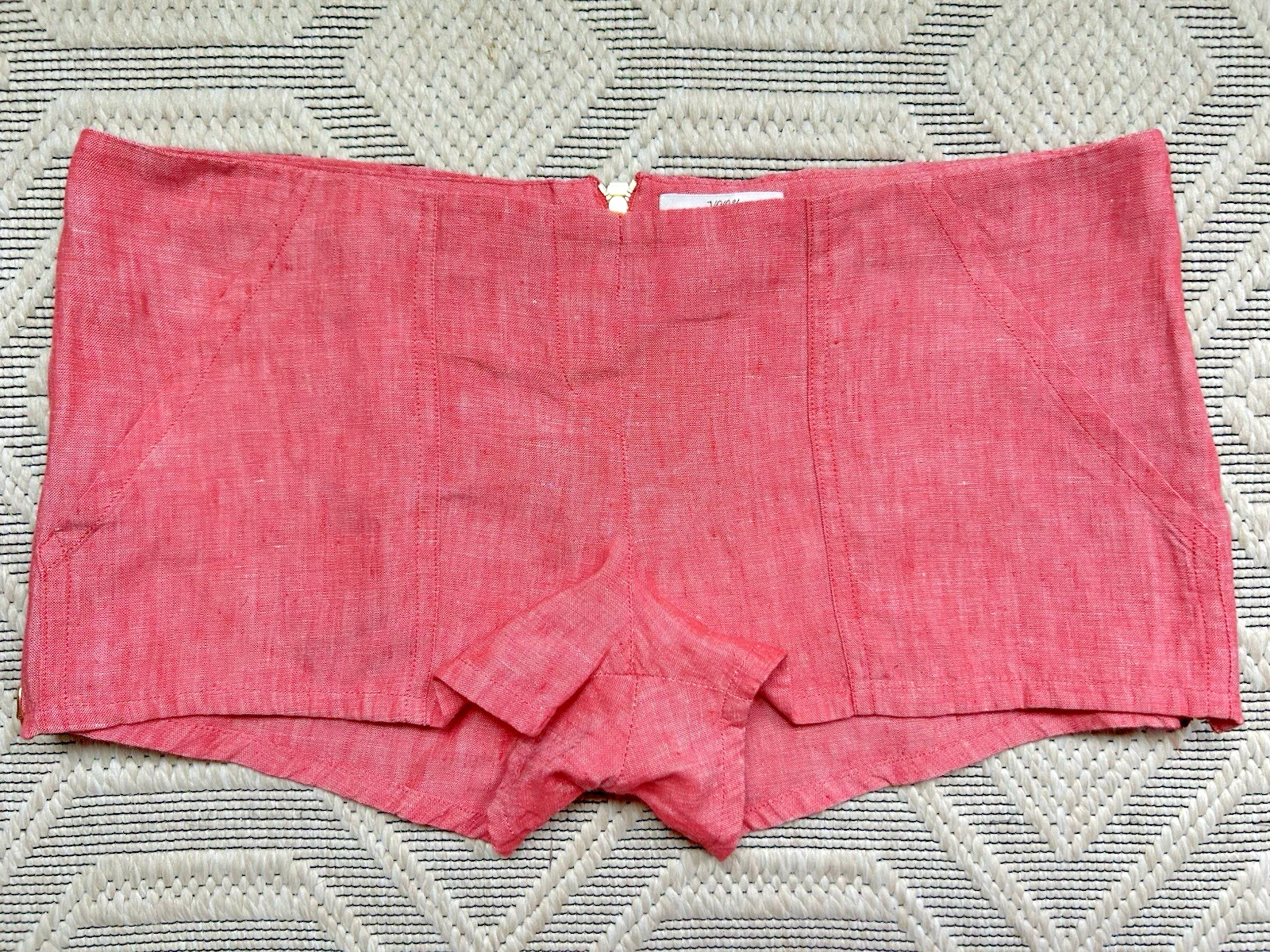 100% CAPRI $560 Linen Shorts Pants Zip in Coral Small