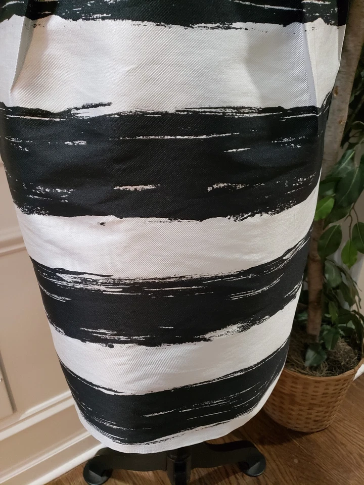 Vestido feminino Coast preto e branco poliéster gola redonda sem mangas comprimento do joelho 14 - Imagem 4 de 4