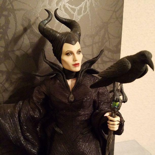 Maleficent Figure 1/6 Angelina Jolie Hot Toys Disney Masterpiece