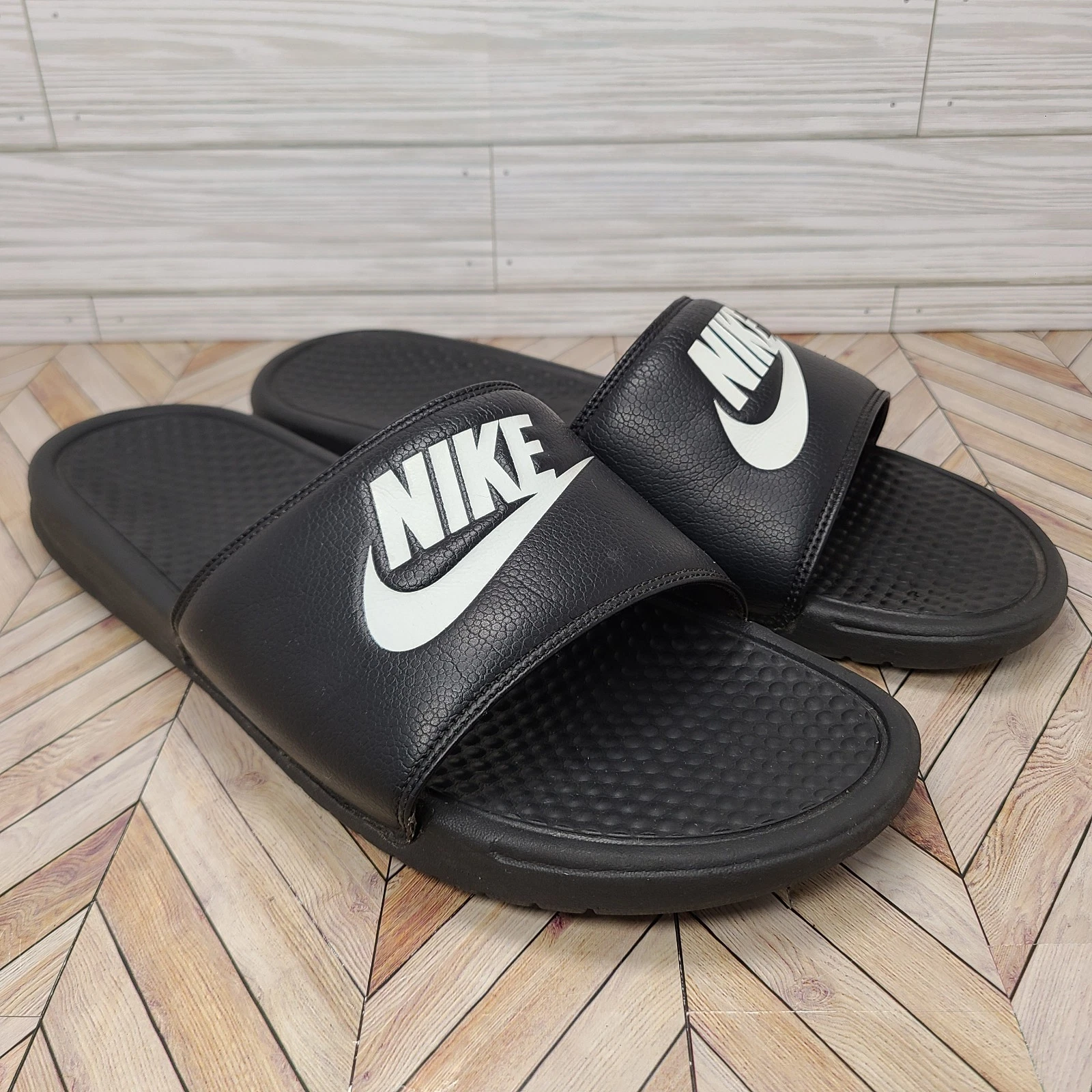 Nike Benassi Just Do It Sandalo Slide Uomo Taglia 13 (Nero Bianco 343880 090