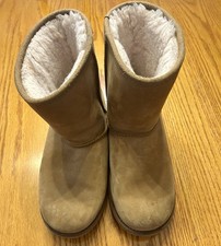 UGG Classic Short Boots Women's Size 5 Chestnut Brown