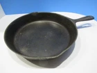 Vintage Wagner Ware 10 1/2"  Round Cast Iron Skillet Cookware